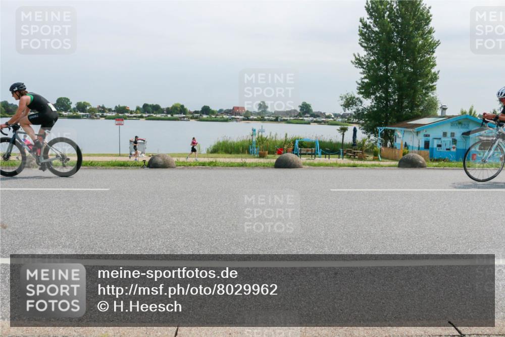 21.06.2025 - 27. Vierlanden-Triathlon H.Heesch http://msf.ph/oto/8029962 15.06.2025 11:29:46 Radfahren 879, 899, 929 meine-sportfotos.de