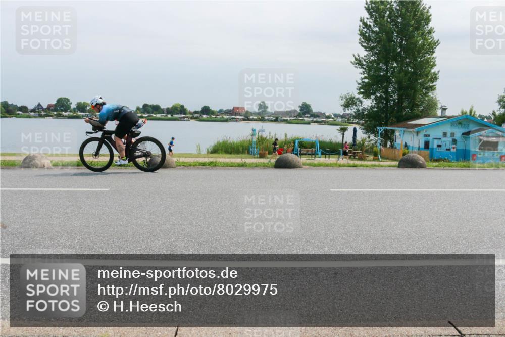 21.06.2025 - 27. Vierlanden-Triathlon H.Heesch http://msf.ph/oto/8029975 15.06.2025 11:29:50 Radfahren 899, 929, 936 meine-sportfotos.de