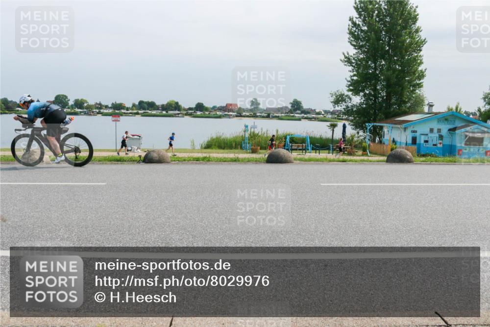 21.06.2025 - 27. Vierlanden-Triathlon H.Heesch http://msf.ph/oto/8029976 15.06.2025 11:29:50 Radfahren 899, 929, 936 meine-sportfotos.de