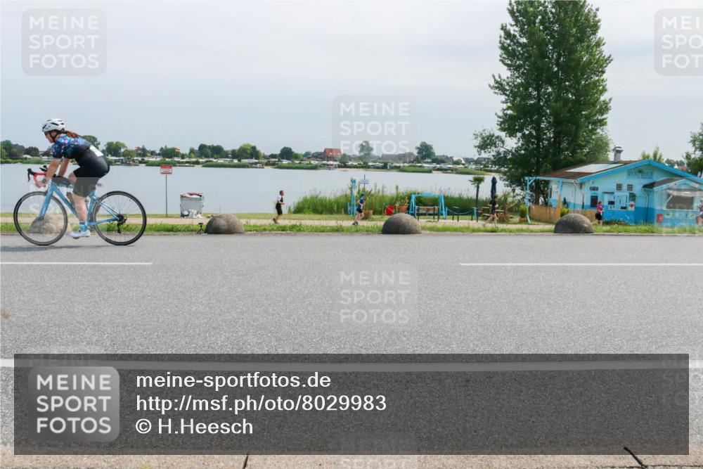 21.06.2025 - 27. Vierlanden-Triathlon H.Heesch http://msf.ph/oto/8029983 15.06.2025 11:29:52 Radfahren 730, 899, 929, 932, 936 meine-sportfotos.de
