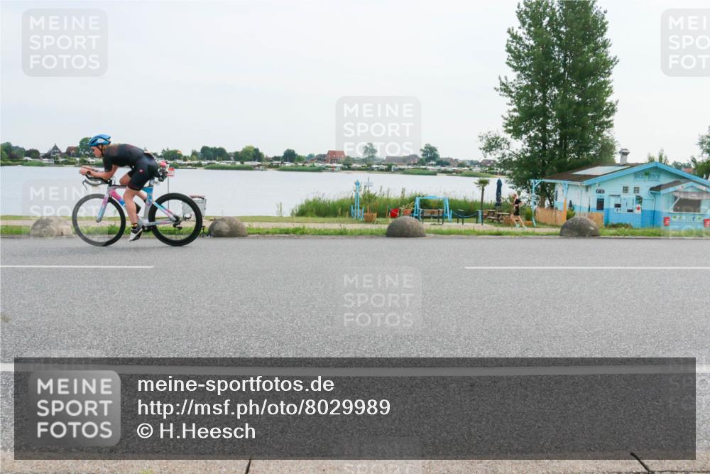 15.06.2025 - 27. Vierlanden-Triathlon H.Heesch http://msf.ph/oto/8029989 15.06.2025 10:32:24 Radfahren 214 meine-sportfotos.de