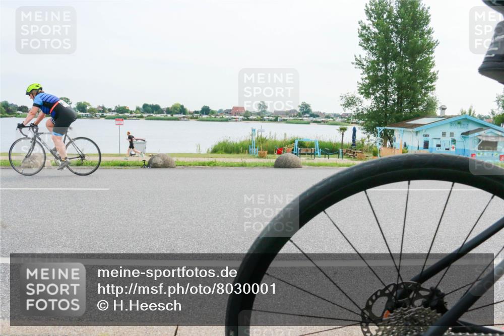 15.06.2025 - 27. Vierlanden-Triathlon H.Heesch http://msf.ph/oto/8030001 15.06.2025 10:32:28 Radfahren 214, 538 meine-sportfotos.de