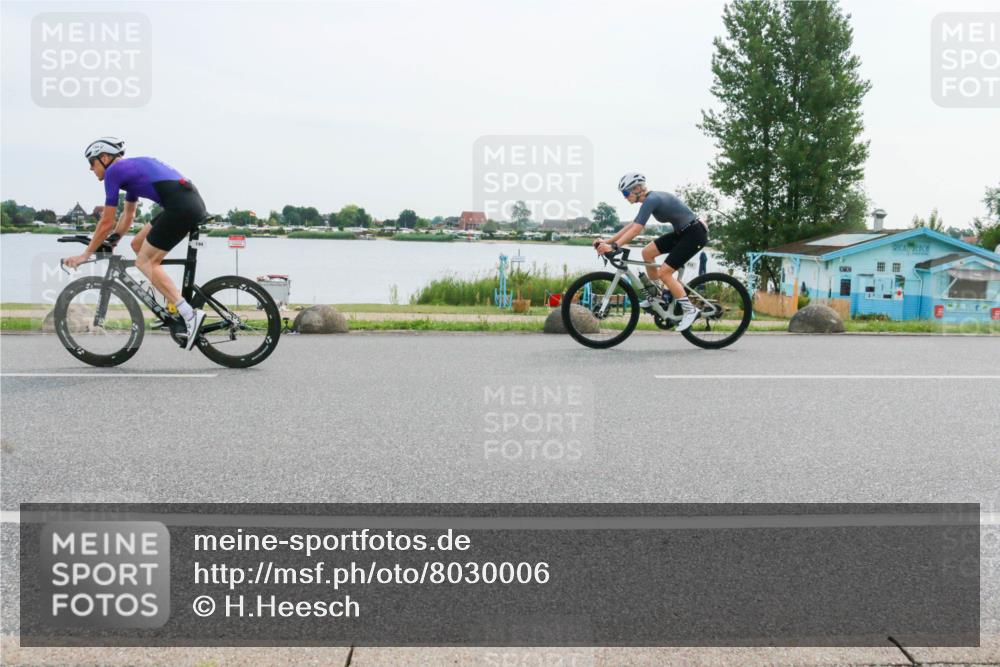15.06.2025 - 27. Vierlanden-Triathlon H.Heesch http://msf.ph/oto/8030006 15.06.2025 10:32:31 Radfahren 194, 212, 214, 538 meine-sportfotos.de