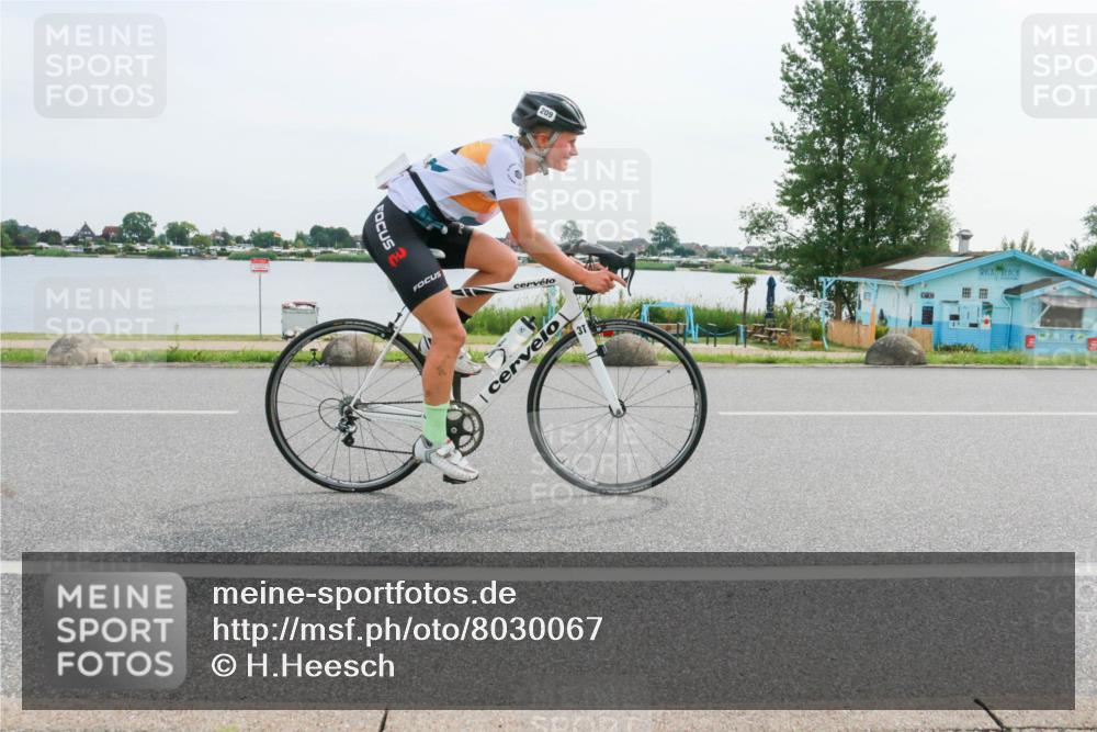 15.06.2025 - 27. Vierlanden-Triathlon H.Heesch http://msf.ph/oto/8030067 15.06.2025 10:32:41 Radfahren 204, 209, 219, 261, 327, 498 meine-sportfotos.de