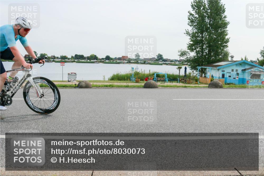 15.06.2025 - 27. Vierlanden-Triathlon H.Heesch http://msf.ph/oto/8030073 15.06.2025 10:32:42 Radfahren 12, 204, 209, 219, 261, 327, 498 meine-sportfotos.de