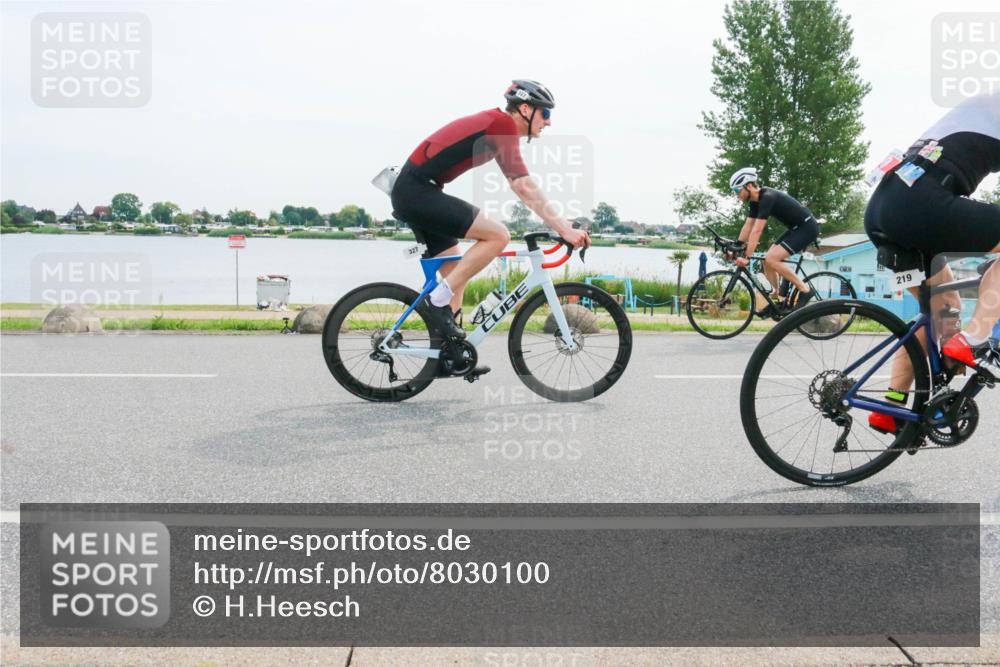 15.06.2025 - 27. Vierlanden-Triathlon H.Heesch http://msf.ph/oto/8030100 15.06.2025 10:32:43 Radfahren 12, 204, 209, 219, 261, 318, 327, 498 meine-sportfotos.de