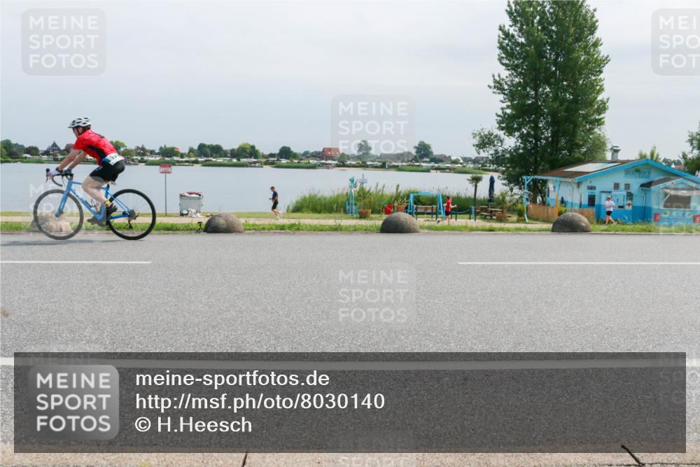 21.06.2025 - 27. Vierlanden-Triathlon H.Heesch http://msf.ph/oto/8030140 15.06.2025 11:30:12 Radfahren 676, 726, 735, 890, 930, 973 meine-sportfotos.de