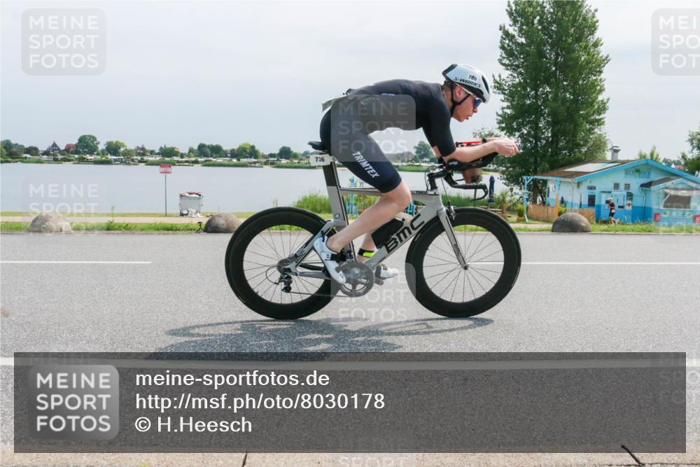 21.06.2025 - 27. Vierlanden-Triathlon H.Heesch http://msf.ph/oto/8030178 15.06.2025 11:30:19 Radfahren 735, 736, 930, 940 meine-sportfotos.de