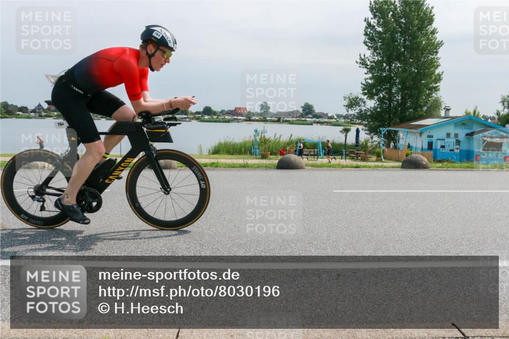 21.06.2025 - 27. Vierlanden-Triathlon H.Heesch http://msf.ph/oto/8030196 15.06.2025 11:30:37 Radfahren 725, 764 meine-sportfotos.de