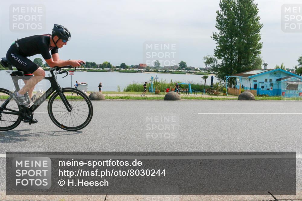 21.06.2025 - 27. Vierlanden-Triathlon H.Heesch http://msf.ph/oto/8030244 15.06.2025 11:30:48 Radfahren 712, 749, 875 meine-sportfotos.de