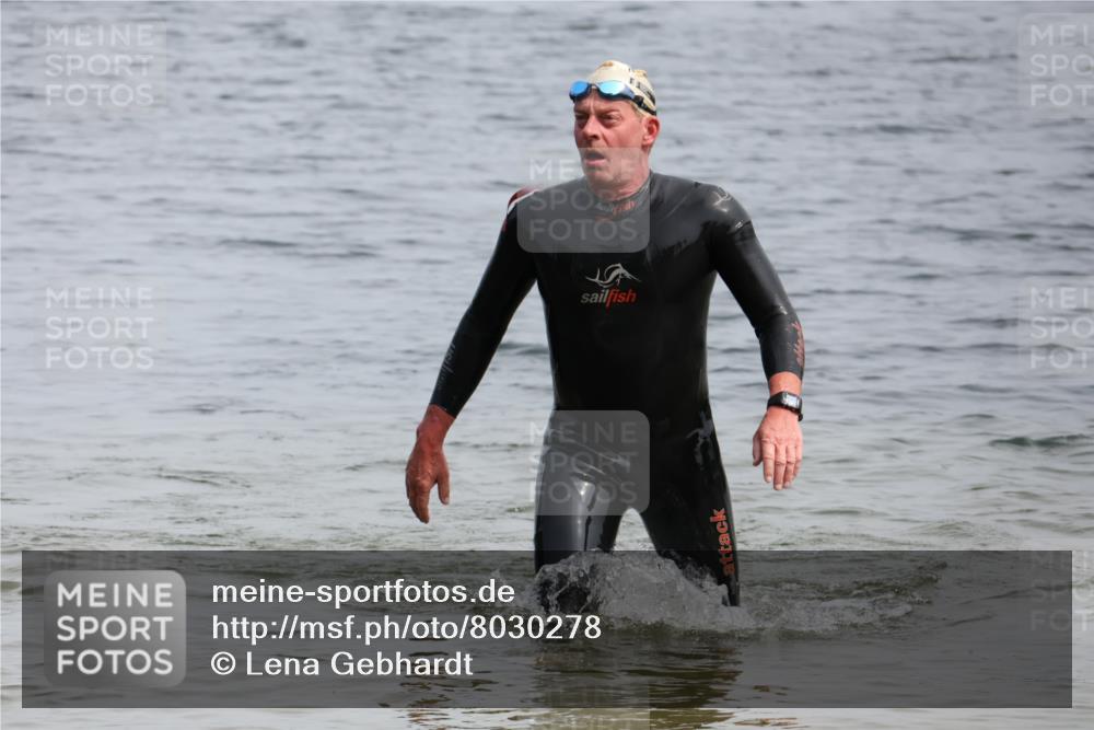 15.06.2025 - 27. Vierlanden-Triathlon Lena Gebhardt http://msf.ph/oto/8030278 15.06.2025 11:07:24 Schwimmen 787 meine-sportfotos.de