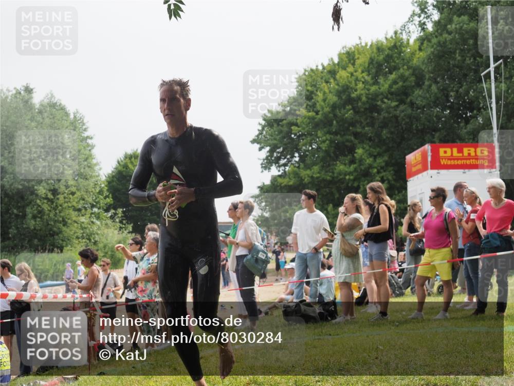 15.06.2025 - 27. Vierlanden-Triathlon KatJ http://msf.ph/oto/8030284 15.06.2025 11:07:00 Schwimmen 805, 844, 860, 871, 874 meine-sportfotos.de