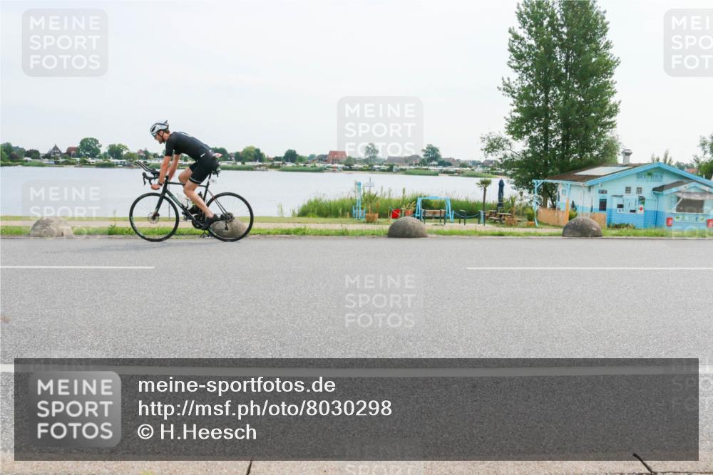 15.06.2025 - 27. Vierlanden-Triathlon H.Heesch http://msf.ph/oto/8030298 15.06.2025 10:32:44 Radfahren 12, 204, 209, 219, 261, 318, 327 meine-sportfotos.de