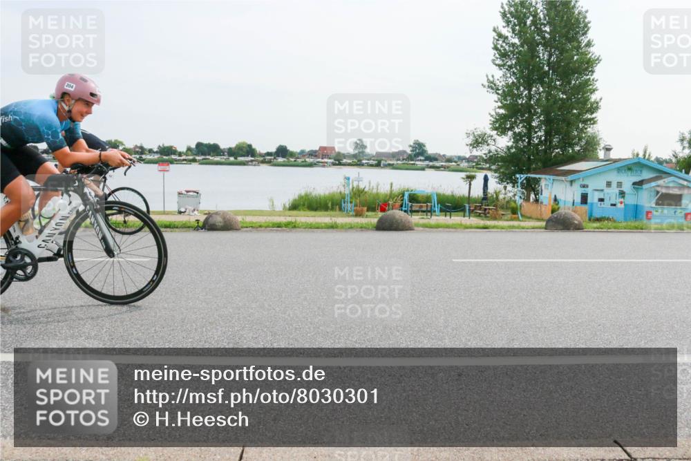 15.06.2025 - 27. Vierlanden-Triathlon H.Heesch http://msf.ph/oto/8030301 15.06.2025 10:32:44 Radfahren 12, 204, 209, 219, 261, 318, 327 meine-sportfotos.de