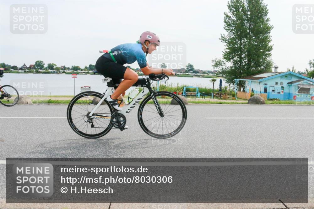 15.06.2025 - 27. Vierlanden-Triathlon H.Heesch http://msf.ph/oto/8030306 15.06.2025 10:32:44 Radfahren 12, 204, 209, 219, 261, 318, 327 meine-sportfotos.de