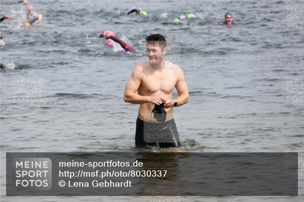 15.06.2025 - 27. Vierlanden-Triathlon Lena Gebhardt http://msf.ph/oto/8030337 15.06.2025 11:07:36 Schwimmen 787 meine-sportfotos.de