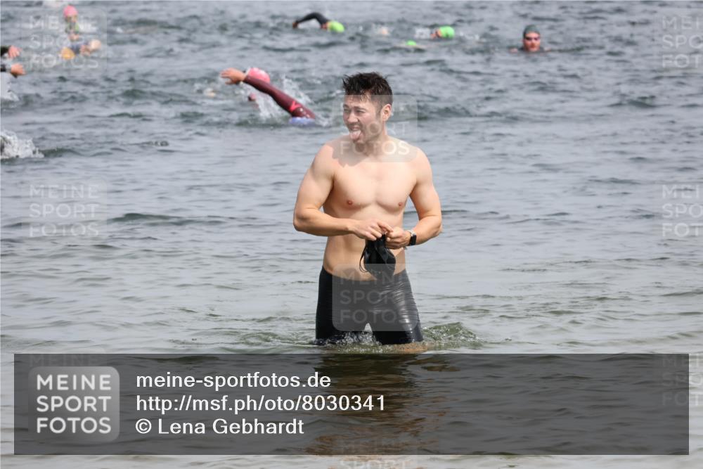 15.06.2025 - 27. Vierlanden-Triathlon Lena Gebhardt http://msf.ph/oto/8030341 15.06.2025 11:07:36 Schwimmen 787 meine-sportfotos.de