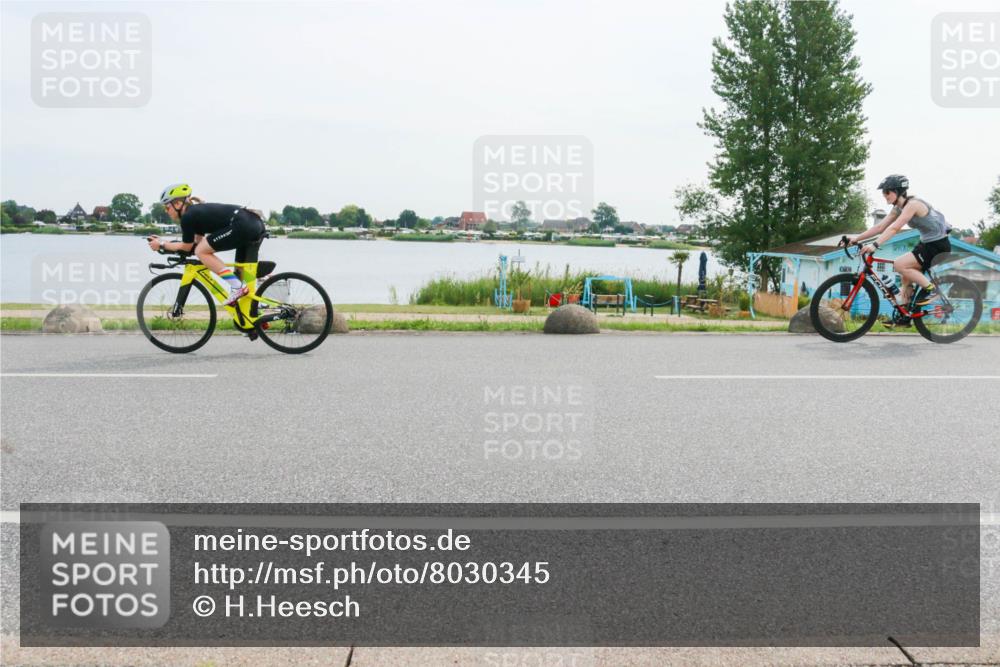 15.06.2025 - 27. Vierlanden-Triathlon H.Heesch http://msf.ph/oto/8030345 15.06.2025 10:32:58 Radfahren 145, 222, 307, 503 meine-sportfotos.de