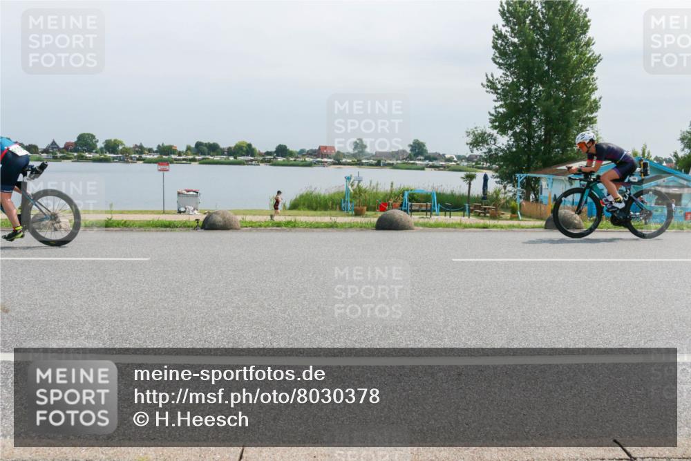 21.06.2025 - 27. Vierlanden-Triathlon H.Heesch http://msf.ph/oto/8030378 15.06.2025 11:30:58 Radfahren 167, 228, 651, 891, 926, 980 meine-sportfotos.de