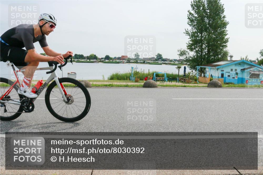15.06.2025 - 27. Vierlanden-Triathlon H.Heesch http://msf.ph/oto/8030392 15.06.2025 10:33:20 Radfahren 59, 67, 438 meine-sportfotos.de