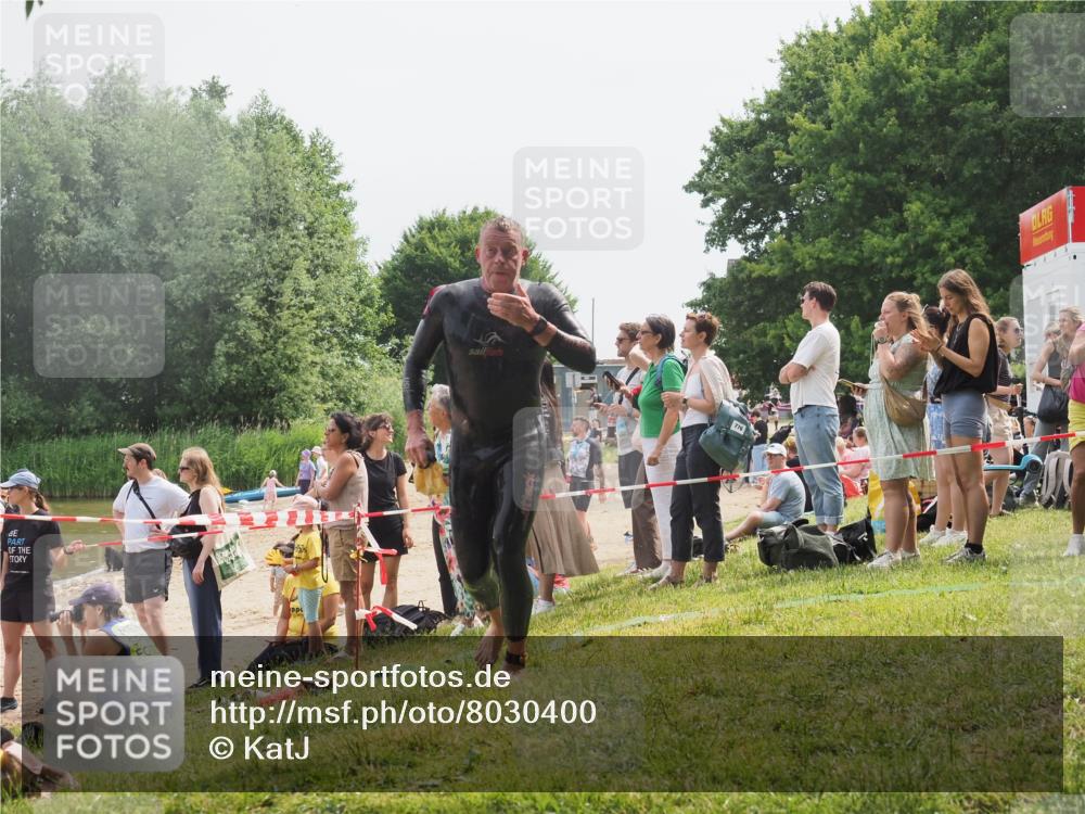 15.06.2025 - 27. Vierlanden-Triathlon KatJ http://msf.ph/oto/8030400 15.06.2025 11:07:36 Schwimmen 787 meine-sportfotos.de