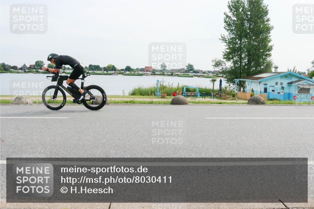 15.06.2025 - 27. Vierlanden-Triathlon H.Heesch http://msf.ph/oto/8030411 15.06.2025 10:33:23 Radfahren 59, 67, 100, 176, 326, 438 meine-sportfotos.de