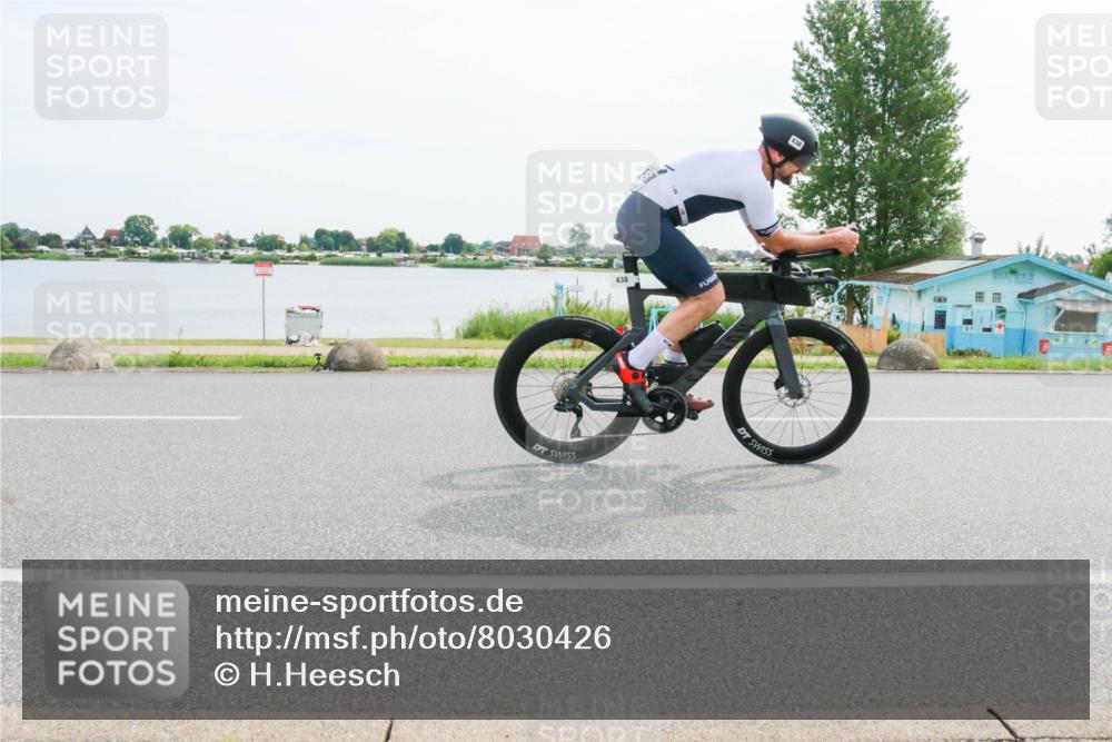 15.06.2025 - 27. Vierlanden-Triathlon H.Heesch http://msf.ph/oto/8030426 15.06.2025 10:33:24 Radfahren 59, 67, 100, 176, 326, 438 meine-sportfotos.de