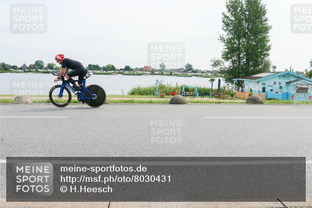 15.06.2025 - 27. Vierlanden-Triathlon H.Heesch http://msf.ph/oto/8030431 15.06.2025 10:33:25 Radfahren 59, 100, 176, 326, 329, 438 meine-sportfotos.de