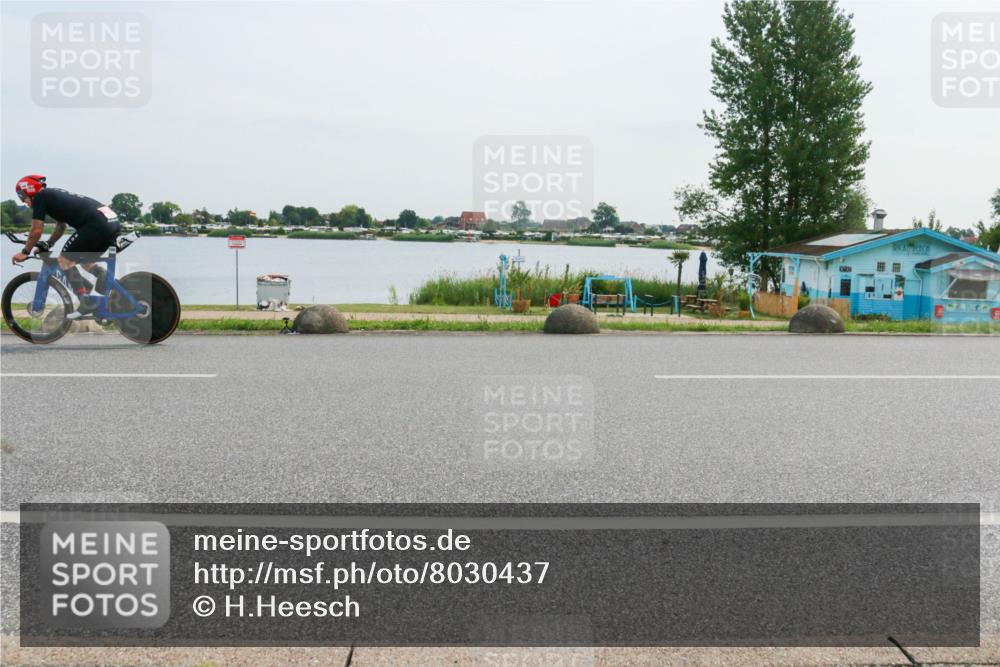 15.06.2025 - 27. Vierlanden-Triathlon H.Heesch http://msf.ph/oto/8030437 15.06.2025 10:33:25 Radfahren 59, 100, 176, 326, 329, 438 meine-sportfotos.de