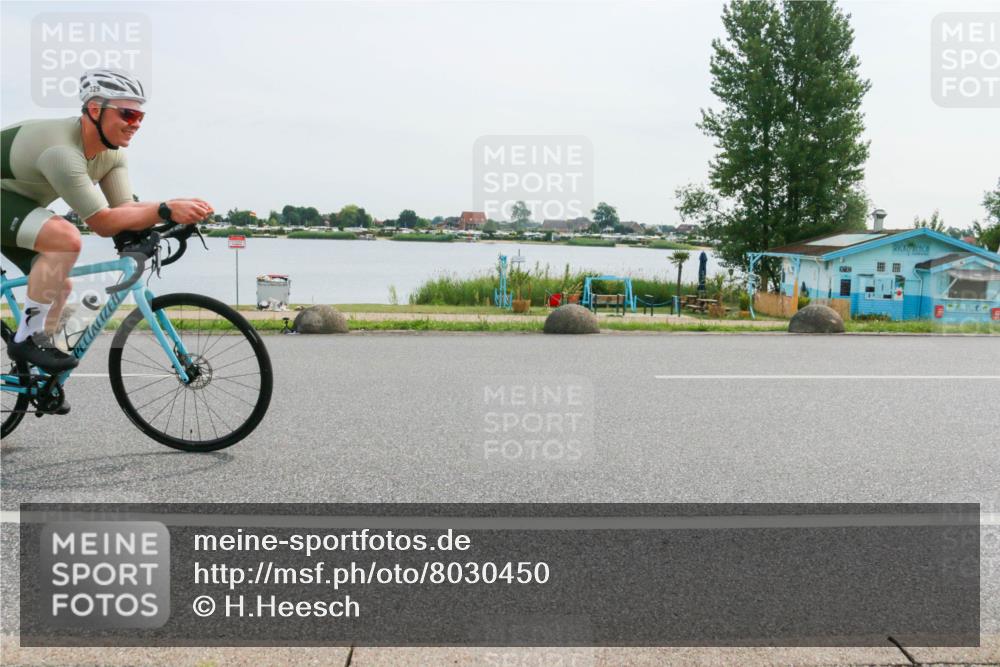 15.06.2025 - 27. Vierlanden-Triathlon H.Heesch http://msf.ph/oto/8030450 15.06.2025 10:33:29 Radfahren 100, 130, 176, 314, 326, 329 meine-sportfotos.de
