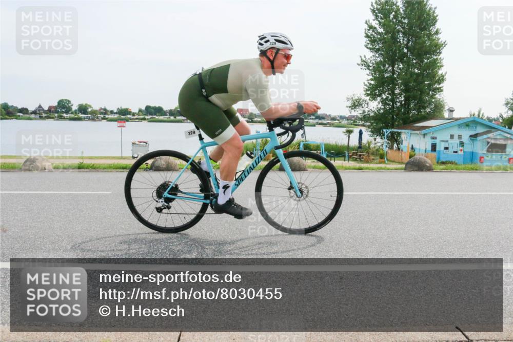 15.06.2025 - 27. Vierlanden-Triathlon H.Heesch http://msf.ph/oto/8030455 15.06.2025 10:33:30 Radfahren 100, 130, 176, 314, 326, 329 meine-sportfotos.de