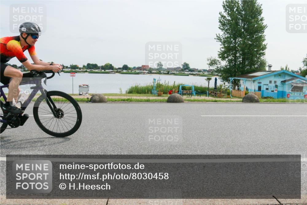 15.06.2025 - 27. Vierlanden-Triathlon H.Heesch http://msf.ph/oto/8030458 15.06.2025 10:33:32 Radfahren 130, 314, 329 meine-sportfotos.de
