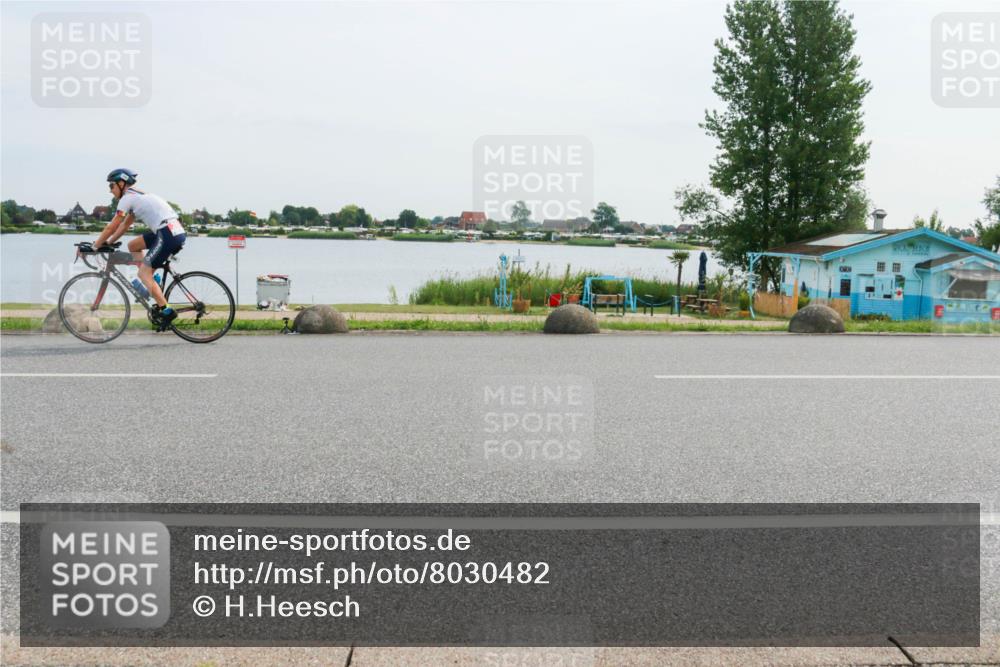 15.06.2025 - 27. Vierlanden-Triathlon H.Heesch http://msf.ph/oto/8030482 15.06.2025 10:33:34 Radfahren 43, 130, 165, 208, 314 meine-sportfotos.de