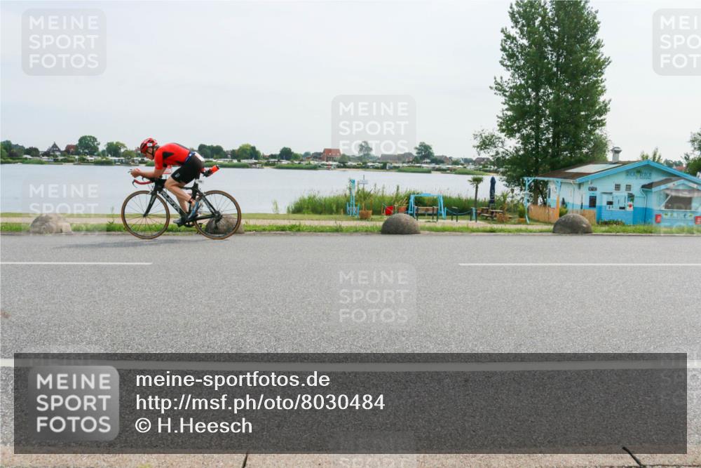 15.06.2025 - 27. Vierlanden-Triathlon H.Heesch http://msf.ph/oto/8030484 15.06.2025 10:33:36 Radfahren 43, 130, 165, 208, 314 meine-sportfotos.de