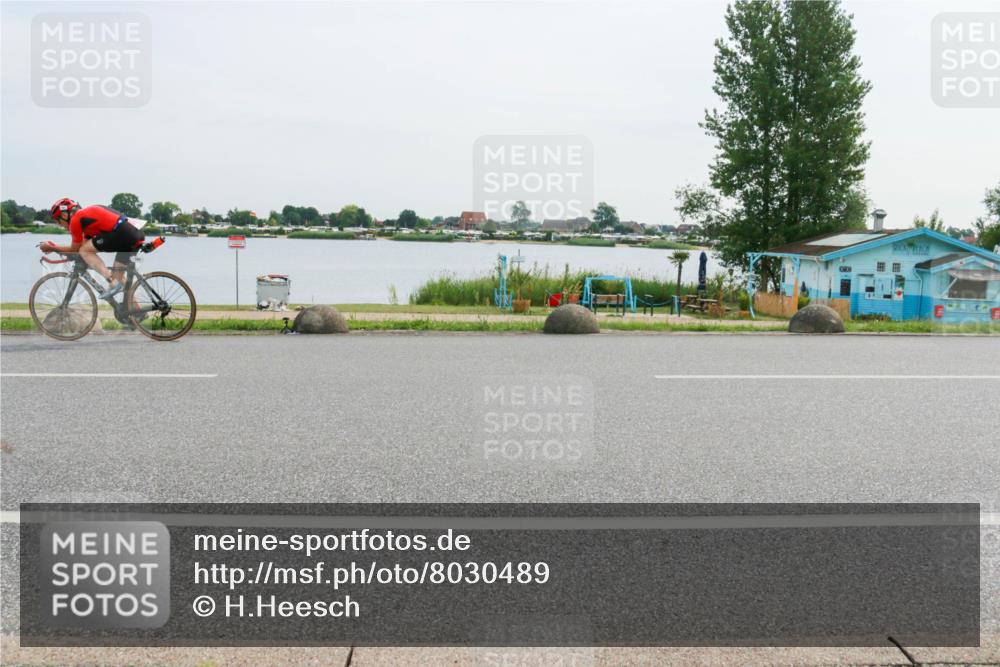 15.06.2025 - 27. Vierlanden-Triathlon H.Heesch http://msf.ph/oto/8030489 15.06.2025 10:33:36 Radfahren 43, 130, 165, 208, 314 meine-sportfotos.de