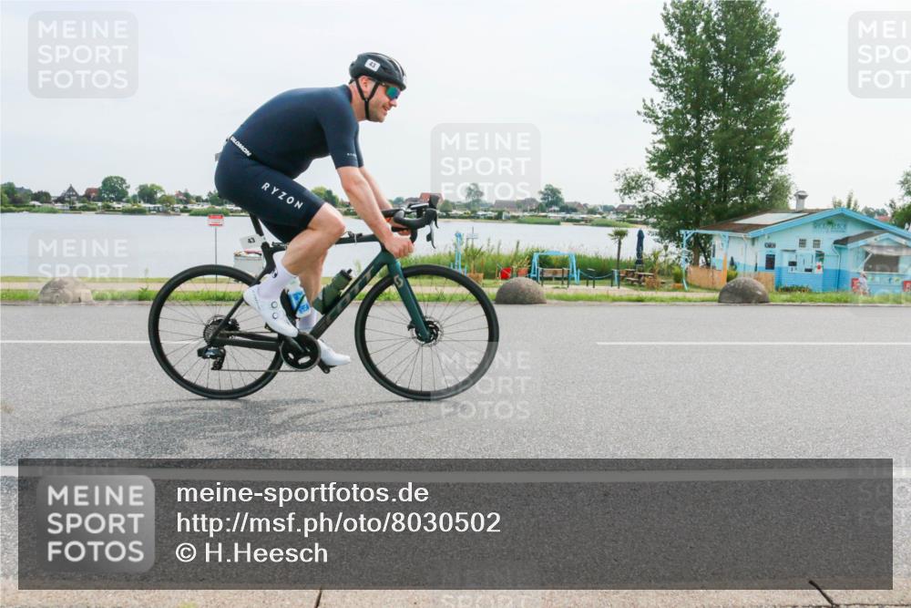 15.06.2025 - 27. Vierlanden-Triathlon H.Heesch http://msf.ph/oto/8030502 15.06.2025 10:33:38 Radfahren 43, 165, 208 meine-sportfotos.de