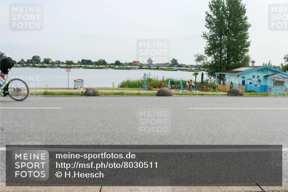 15.06.2025 - 27. Vierlanden-Triathlon H.Heesch http://msf.ph/oto/8030511 15.06.2025 10:33:44 Radfahren 75, 77, 322 meine-sportfotos.de