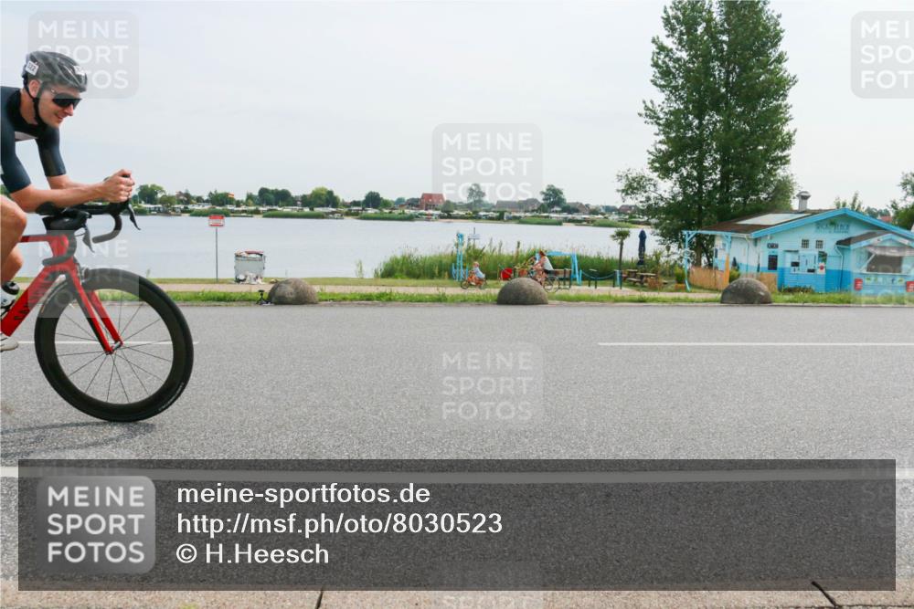 15.06.2025 - 27. Vierlanden-Triathlon H.Heesch http://msf.ph/oto/8030523 15.06.2025 10:33:46 Radfahren 75, 77, 322 meine-sportfotos.de