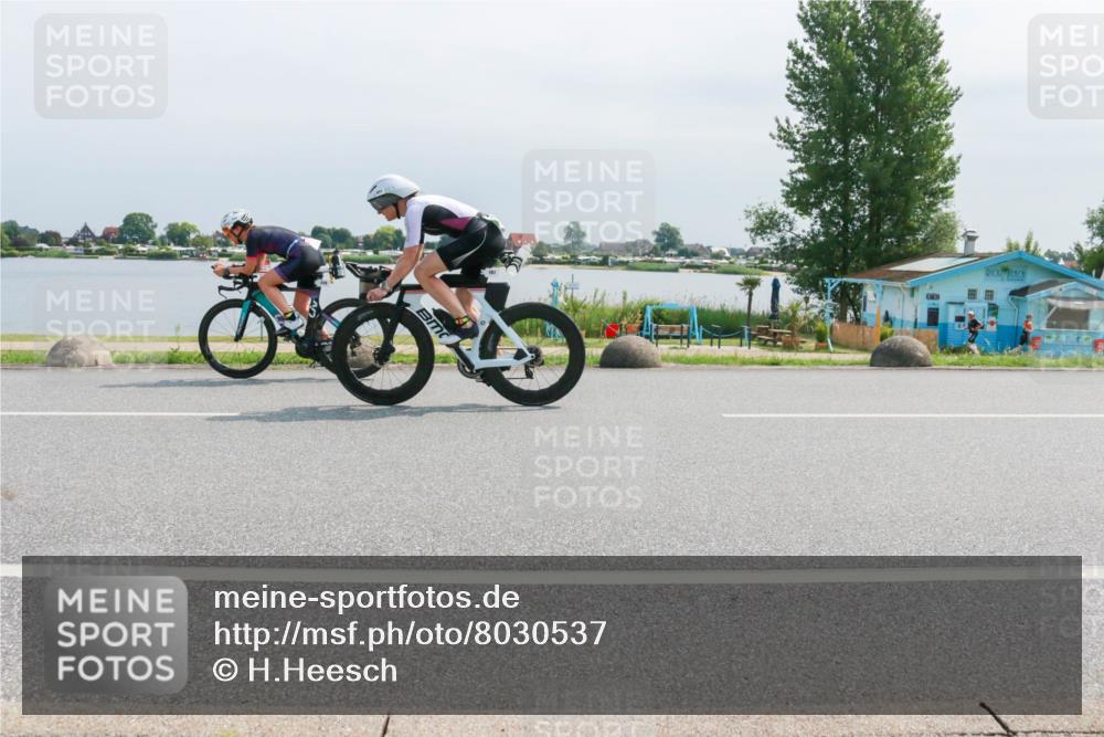21.06.2025 - 27. Vierlanden-Triathlon H.Heesch http://msf.ph/oto/8030537 15.06.2025 11:30:58 Radfahren 167, 228, 651, 891, 926, 980 meine-sportfotos.de