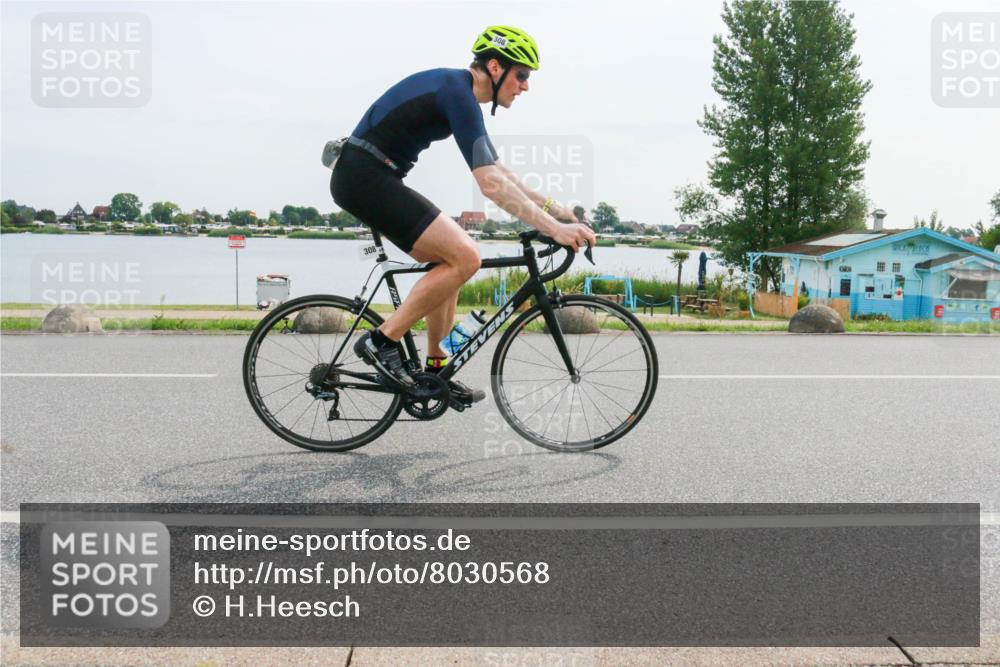 15.06.2025 - 27. Vierlanden-Triathlon H.Heesch http://msf.ph/oto/8030568 15.06.2025 10:34:04 Radfahren 49, 132, 299, 308, 361, 543 meine-sportfotos.de