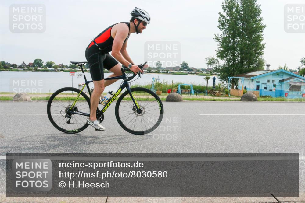 15.06.2025 - 27. Vierlanden-Triathlon H.Heesch http://msf.ph/oto/8030580 15.06.2025 10:34:08 Radfahren 299, 308, 361 meine-sportfotos.de