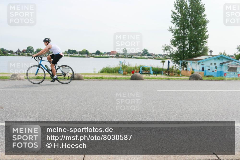 15.06.2025 - 27. Vierlanden-Triathlon H.Heesch http://msf.ph/oto/8030587 15.06.2025 10:34:18 Radfahren 9, 19 meine-sportfotos.de