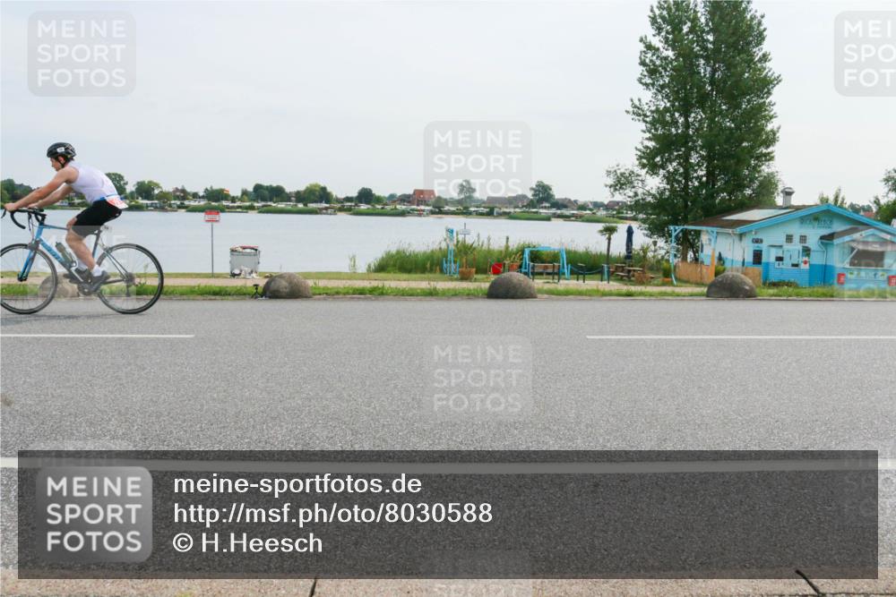 15.06.2025 - 27. Vierlanden-Triathlon H.Heesch http://msf.ph/oto/8030588 15.06.2025 10:34:18 Radfahren 9, 19 meine-sportfotos.de