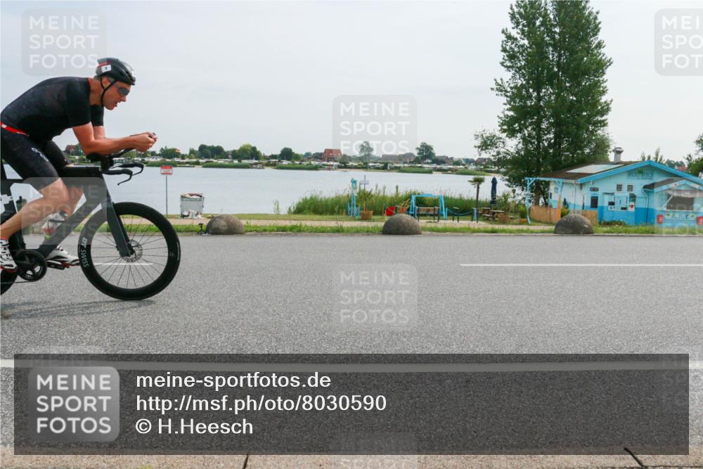 15.06.2025 - 27. Vierlanden-Triathlon H.Heesch http://msf.ph/oto/8030590 15.06.2025 10:34:20 Radfahren 9, 19, 282 meine-sportfotos.de
