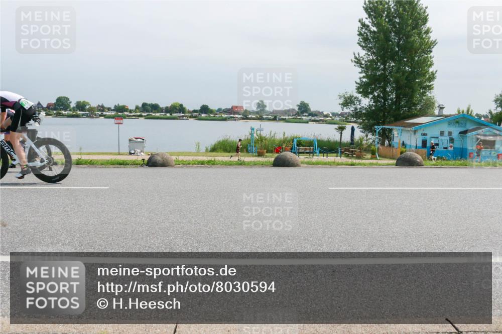 21.06.2025 - 27. Vierlanden-Triathlon H.Heesch http://msf.ph/oto/8030594 15.06.2025 11:30:59 Radfahren 167, 228, 651, 891, 980 meine-sportfotos.de