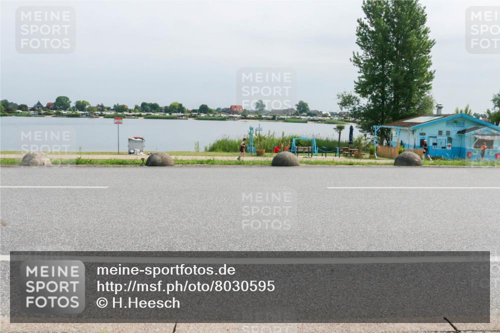 21.06.2025 - 27. Vierlanden-Triathlon H.Heesch http://msf.ph/oto/8030595 15.06.2025 11:30:59 Radfahren 167, 228, 651, 891, 980 meine-sportfotos.de