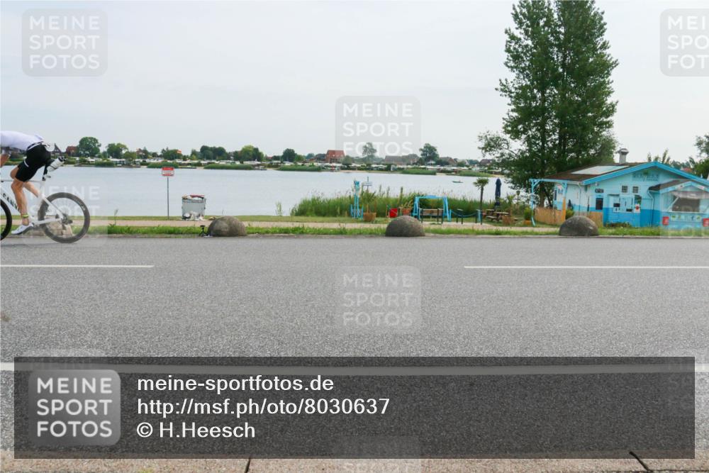 15.06.2025 - 27. Vierlanden-Triathlon H.Heesch http://msf.ph/oto/8030637 15.06.2025 10:34:29 Radfahren 138, 151 meine-sportfotos.de