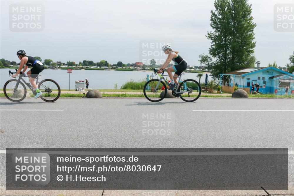 21.06.2025 - 27. Vierlanden-Triathlon H.Heesch http://msf.ph/oto/8030647 15.06.2025 11:31:06 Radfahren 924, 931, 1400 meine-sportfotos.de