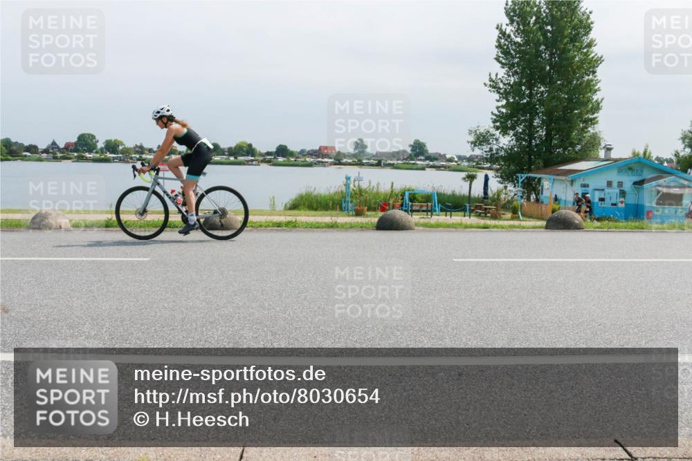 21.06.2025 - 27. Vierlanden-Triathlon H.Heesch http://msf.ph/oto/8030654 15.06.2025 11:31:06 Radfahren 924, 931, 1400 meine-sportfotos.de