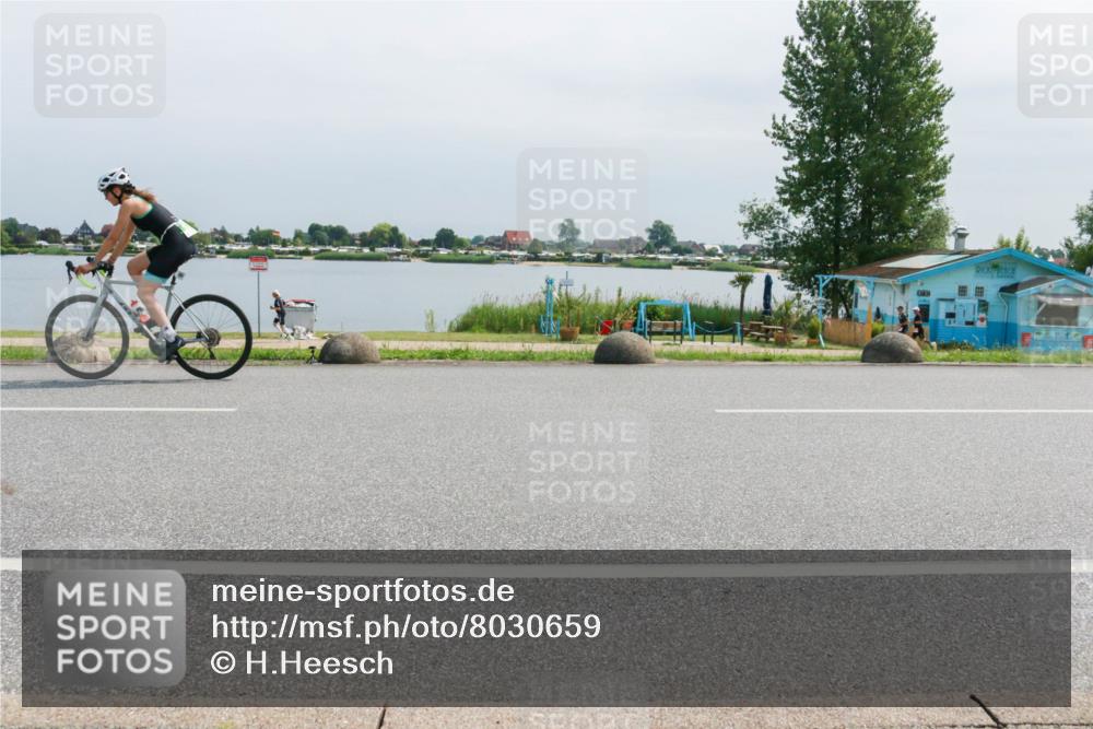 21.06.2025 - 27. Vierlanden-Triathlon H.Heesch http://msf.ph/oto/8030659 15.06.2025 11:31:06 Radfahren 924, 931, 1400 meine-sportfotos.de